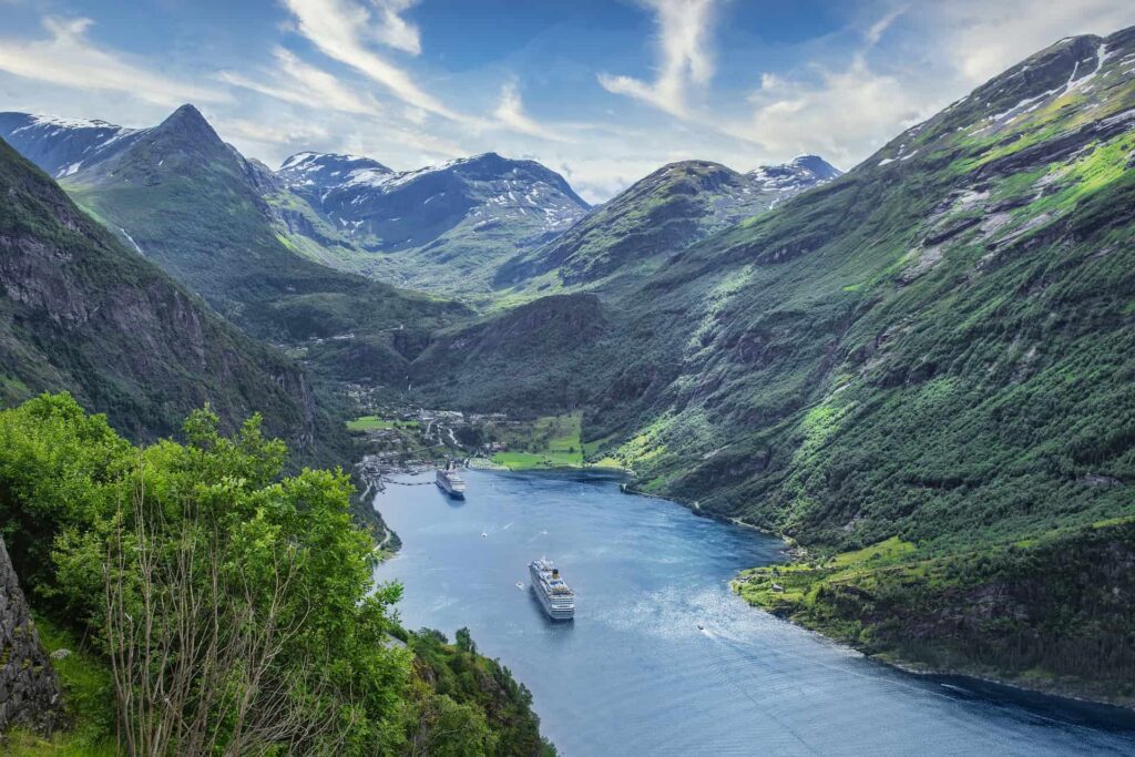 Travel photo of a Cruise Ship in a Valley